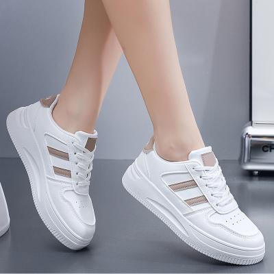 China Fashion Trend 2023 Autumn new small white shoes female hundred with breathable old dad shoes lightweight casual sports running women's shoes for sale