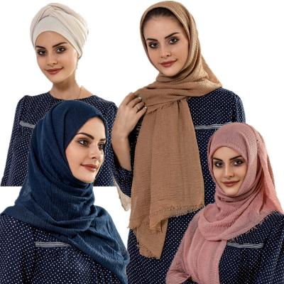 China Plain dyed fold cotton wholesale muslim hijab fashion products 2021 style plain hot fantastic excellent color for sale