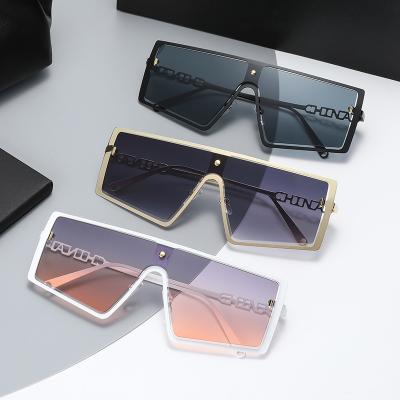 China New Fashion Sunglasses Women's Fashion High Quality Glass Frame Metal Sunglasses Large for sale