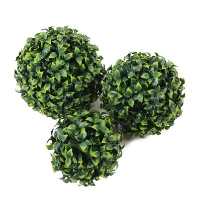 China Art Decor Factory Plastic Green Artificial Boxwood Grass Direct Hanging Topiary Ball for Garden Shop Outdoor Decoration for sale