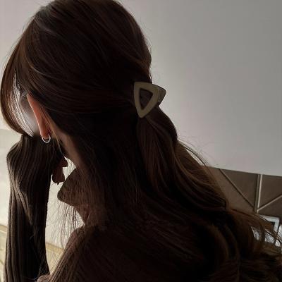 China Hair accessories wholesale hair claw triangle shape matte acrylic hair claws clips for sale