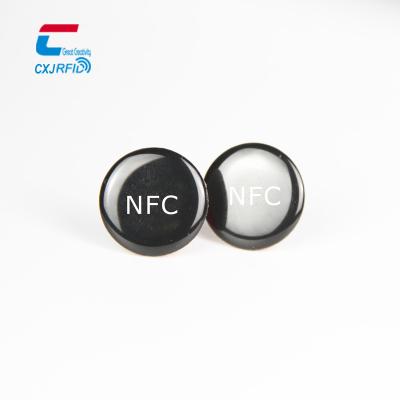 China Social Tag Logo Nfc Epoxy Tags Custom Round Nfc Media Rfid Smart Card Anti Metal Waterproof/Waterproof Phone Sticker for sale