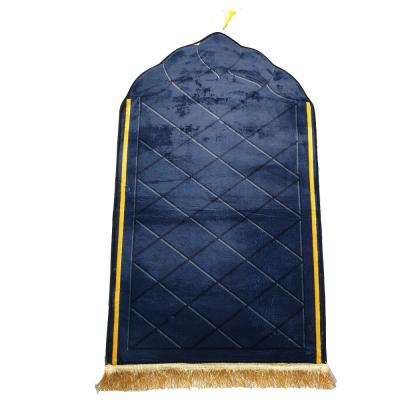 China Washable Adult Size Anti Slip Backing Raschel Prayer Blanket Islam Prayer Mat For Muslim Prayer Mat for sale