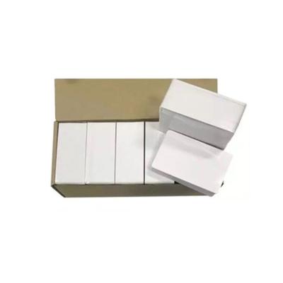 China Tarjeta de PVC en blanco de plástico CR80 personalizada Perfecta para el nombre de la empresa Soluciones de tarjetas inteligentes en venta