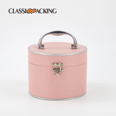 China Vintage BSCI ISO Sedex Disney FAMA Travel Custom Waterproof Fashion Makeup Portable Cosmetic Organizer Bag for sale