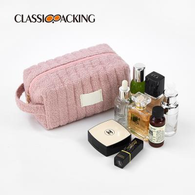 China ISO Sedex FAMA Towel Custom Fabric Fashion BSCI Logo Luxury Winter Warm Soft Cosmetic Storage Bag for sale