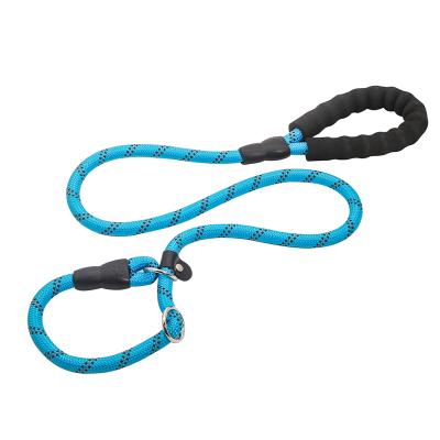 China Pet Outwear Durable Strong Rope Dog Lead Leash Twist Lead With Soft Comfortable Padded Handle for sale