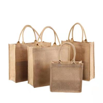 China Customizable Eco Eco Friendly / Waterproof Reusable Promotional Carrying Women Beach Hand Tote Laminated Handle Jute Tote Bag for sale