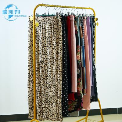 China Polyester pants/cotton skirt factory direct second hand clothes high quantity price excellent used clothes bale used clothes for sale