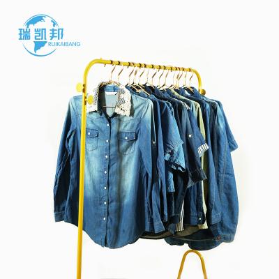 China Polyester/Cotton Mens And Womens Denim Shirts Second Hand Clothing Second Hand Ball Used Clothes for sale