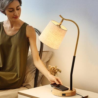 China Nordic wooden smart wireless luxury table lamp night home decor usb+wireless charger lamps office nordic lighting for sale