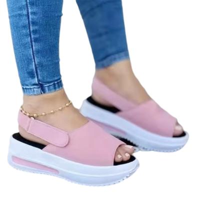 China 2021 Fashion Trend New Arrival Cheap Price Size Increasing Cross Trap Femal Anti Slip Fashion Women Sandals Summer Beach Sandals for sale