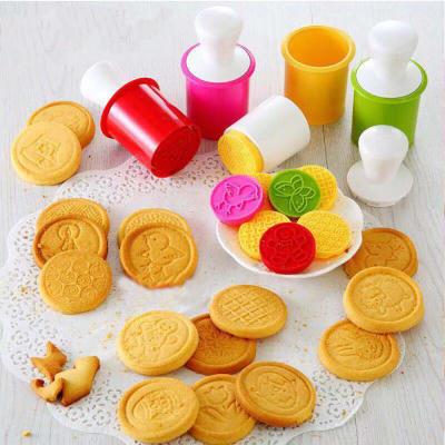 China Sustainable Cartoon Cookie Stamps Molds Cake Decorating Cookie Tools Embossing Cookie Cutters Kitchen Gadgets Accessories Supplies for sale