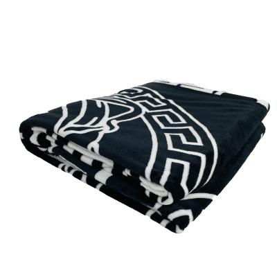 China Cheap and High Quality Anti-Static Super Soft and Comfortable Microfiber Face Pattern Panel Printing Flannel Blanket for sale