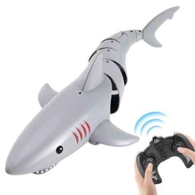 China RC Model Water Animal Rc Robot Carryover Toys Rc Robot Shark Animals Remote Control Robots Swimming Toy With Sound for sale