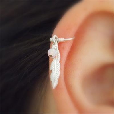 China Zinc Alloy Tribal Feather Earring Cartilage Earring Tribal Feather Cartilage Helix Feather Piercing Silver Jewelry for sale