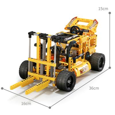 China Fancy Educational Toys 2.4G 2 Channel Staff RC Model 6-in-1 718pcs DIY Intelligence Block Remote Control Toy With Building Blocks for sale