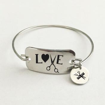 China Religious Personalized Silver Expandable Heart Charm Bracelet Bangle Adjustable Jewelry for sale