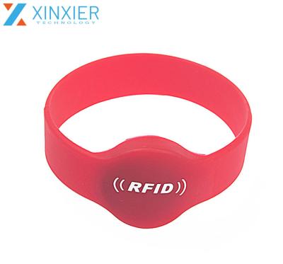 China Waterproof / 13.56MHz NFC 215 Waterproof Passive Wristband RFID Silicone Wristband for sale