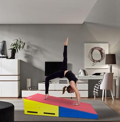 China Vendemos la forma de Mats Gymnastics Incline Mat, el doblar y el No-doblar del queso de la cuña de la habilidad, Mat For Gymnastics Train que cae en venta