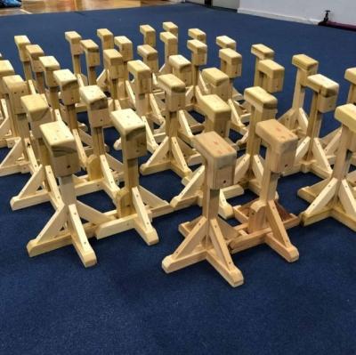 China Entrenamiento casero de la gimnasia del pedestal del bloque gimnástico de madera de la posición del pino en venta