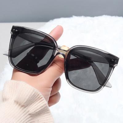 China High Quality Popular Designer Fashion Sunglasses Women's Sunglasses 2022 New Fashion Sun Glasses Women's UV Protection Sun Glasses for sale