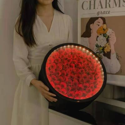 China Large Disposable Box 66 Round Windowless Box Glow-in-Dark Round Heart Holding Flower Round Gift Box For Valentine's Day for sale