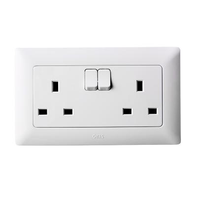 China 15 Amp Flame Retardant 3 Pin Wall Sockets Outlet Round 1 Strip Pin Electrical Switch Sockets Flat for sale