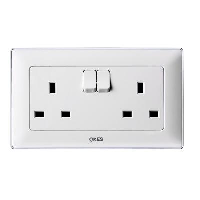 China Wall Sockets 3 Pin Multi Function Flat Pin Flame Retardant UK Standard Socket With DP for sale