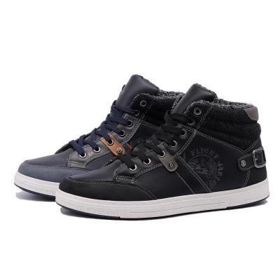 China CUSHIONING men shoes wholesale classic casual cheap price light good quality PVC injection shoes à venda