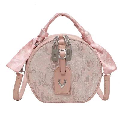 China Fashion Chinese wind senior sense lady handbag lady new embroidered shoulder bag women cross-body bag wholesale for sale