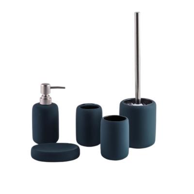 China Sustainable Wholesale Luxury High Quality Hotel Black Decoration Accessory 5 Pcs Porcelain Bathroom Set for sale