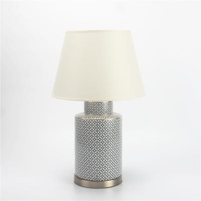 China Wholesale Traditional Black Steel Modern Metal Base Home Decorative Ceramic Fabric L002 Table Lamp for sale