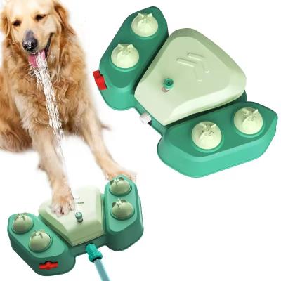 Chine Nouveau distributeur d'eau automatique pour chiens, douche pour chiens en plein air, pulvérisateur de douche, outil de bain, jouets interactifs pour chiens à vendre