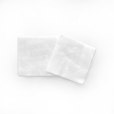 China Non-sterile non-woven viscose/polyester swabs 7.5x7.5 cm absorbent, soft and breathable with 4 layers of compress for sale