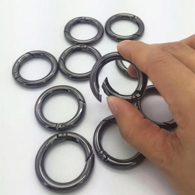 China Eco-friendly Carabiner Eco-friendly Spring Around Circle Snap Clip Hook For Handbag for sale