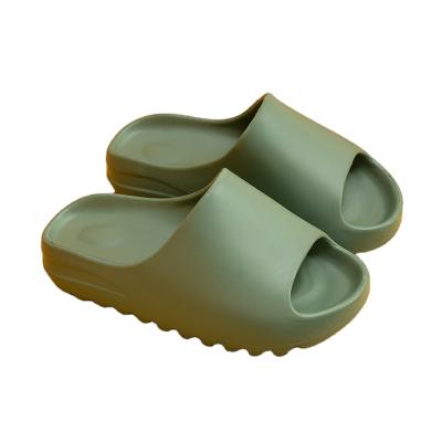 China CUSHIONING Hot Custom Yeezy Slipper 2021 Summer Logo Yeezy Slides Flip Flops Slides Men Slippers Sandals Sandal Slides Men's Slippers for sale