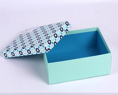 China Matt Lamination Luxury Rigid Gift Boxes with Spot UV, Custom Rigid Paperboard Folder for sale