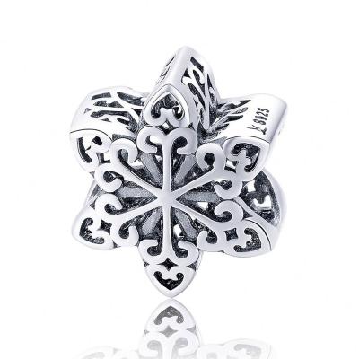 China 925 Sterling Silver Elegant Snowflake Bead Shiny Clear CZ Pendant Nickel Free Beauty Snowflake Charm for sale