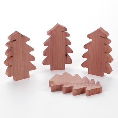 China Sustainable Red Cedar Tree Design Hot Sale Accessories Wooden Audit Cedar Cubes for sale