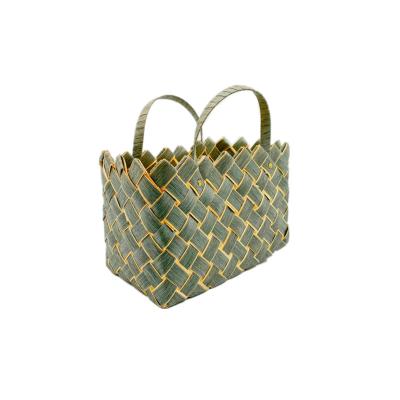 China Outdoor Sustainable Willow Bag Picnic Storage Green Wicker Basket Wicker Basket For Food for sale