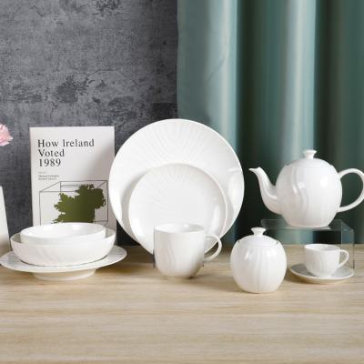 China Sustainable Wholesale Porcelain Dinnerware Sets Ceramic Dinnerware Set With Teapots Plates Mug Cup for sale