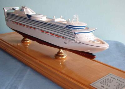 China Handmade Princess Cruise Ship Models With Offset Printing Hull Logo Printing for sale