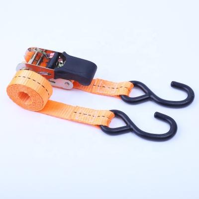 China Polyester 25mm Handle 800kgs Rubber Ratchet Buckle Tie Down Ratchet Cargo Lashing Belt S Hooks for sale