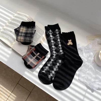 China Check QUICK DRY Cotton Slouch Women's Long Midi Socks For Girls Candy England Embroidery Soft Thick Thick Standard Crew Socks for sale