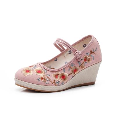 China Fashion \ latest comfortable \ durable high-heeled embroidered shoes, national wind cloth shoes, women's embroidered shoes for sale