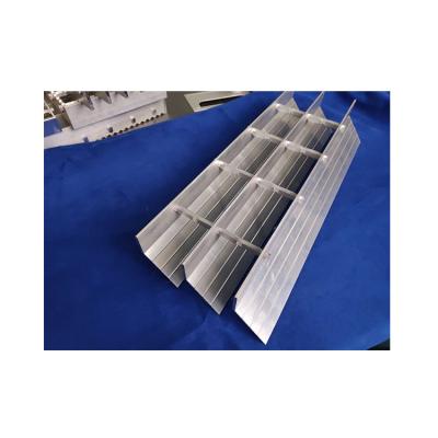 China Wholesale Customized Aluminum Barrier Trafficable Louvers Panels Canopy Size Modern Aluminum Grating Walkway Grille for sale