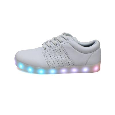 China 2021 Hot Sale Fashion Causal Sports Shoes Colorful Men's Lace Up Led Night Running Light Up Sneakers for sale