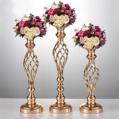 China Romantic Wedding Centerpiece Metal Stand Candlestick Road Ahead Table Decoration Gold Silver Flower Vases Candle Holders for Wedding Party Decor for sale