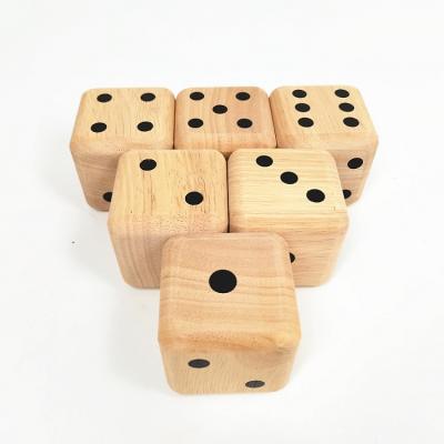 China Indoor Game/Outdoor Wooden Dice Games Outdoor Game Sets 6cm Interactive Clean Yard Dice Fun Family Games for sale